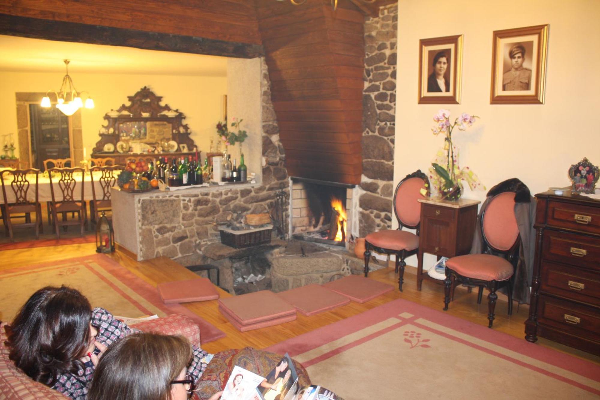 Outros Tempos Turismo De Aldeia Hotel Aricera Ngoại thất bức ảnh